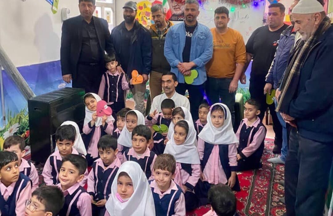 برگزاری جشن ولادت امام علی علیه السلام و روز پدردر کودکستان هدایت با حضور پدر شهید قربانعلی یوسفی