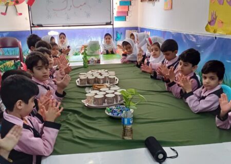 مراسم جشن اعیاد شعبانیه و دهه مبارک فجر در کودکستان هدایت برگزار شد.